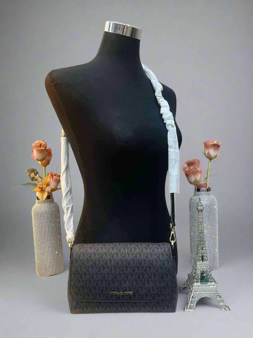 MICHAEL KORS JET SET LOGO CROSSBODY BAG - BLACK