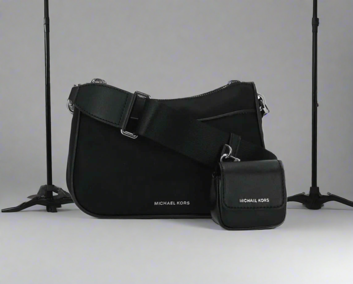 MICHAEL KORS MEDIUM JET SET CROSSBODY BAG WITH APPLE CASE - BLACK