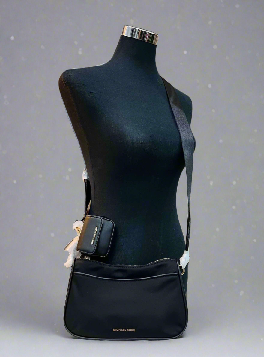 MICHAEL KORS MEDIUM JET SET CROSSBODY BAG WITH APPLE CASE - BLACK