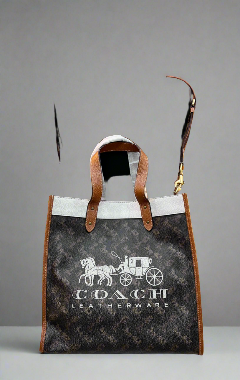 Field Tote With Horse & Carriage Print