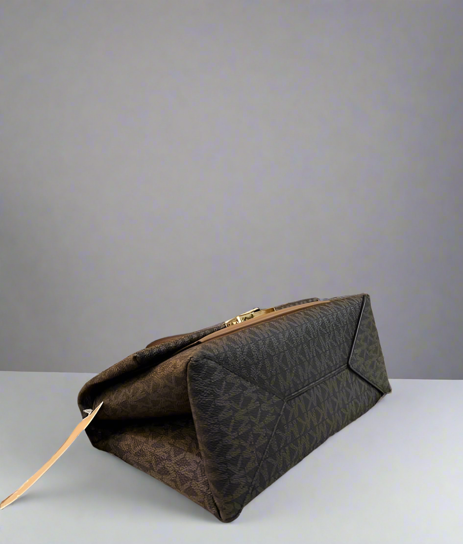 MICHAEL KORS CECE MEDIUM FLAP SIGNATURE BROWN