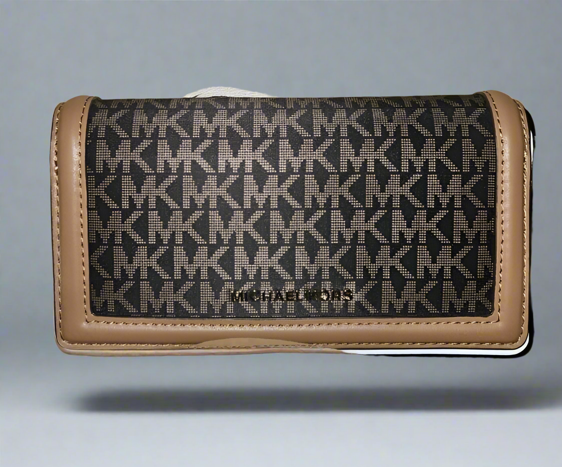 MICHAEL KORS JET SET LOGO SMARTPHONE CROSSBODY BAG - BROWN ACORN