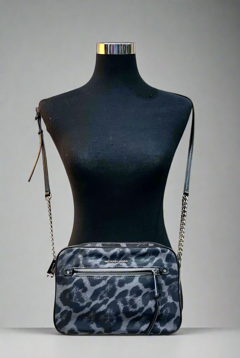 MICHAEL KORS EW JET SET CROSSBODY- NYLON BLACK GREY