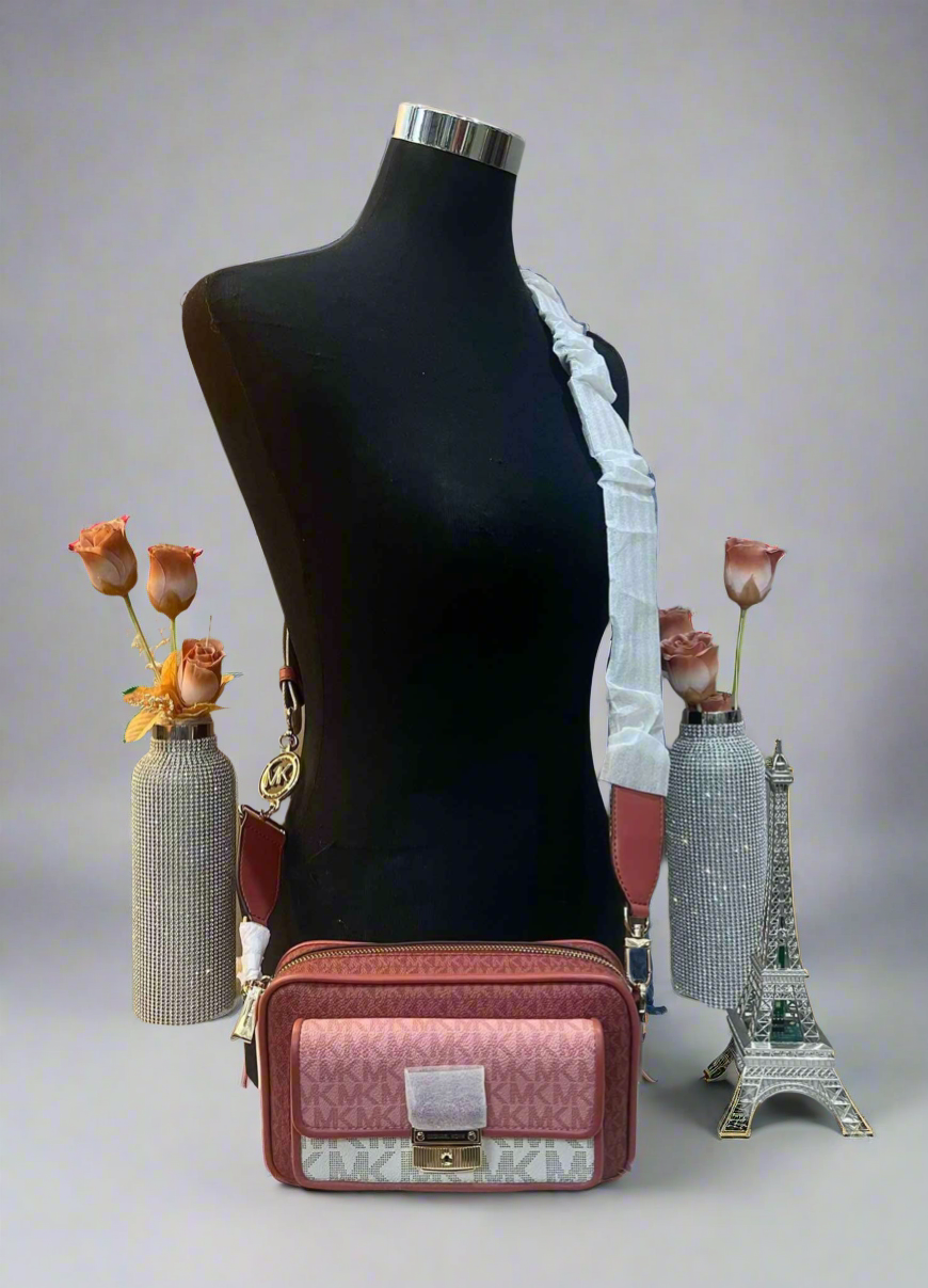 MICHAEL KORS SIGNATURE BRADSHAW POCKET CAMERA CROSSBODY BAG - CINNAMON MULTI