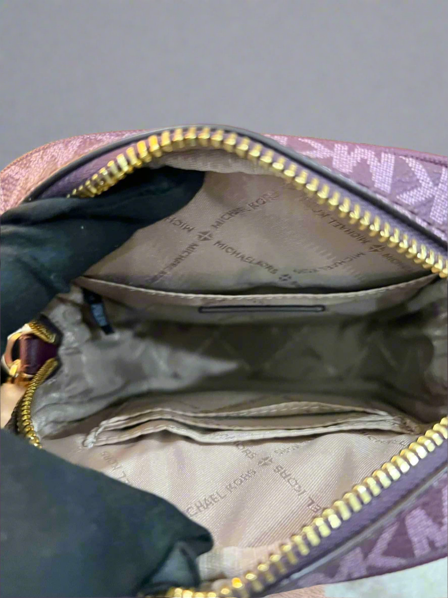 MICHAEL KORS JET SET TRAVEL SIGNATURE LOGO CROSSBODY BAG - BORDEAUX COLOR