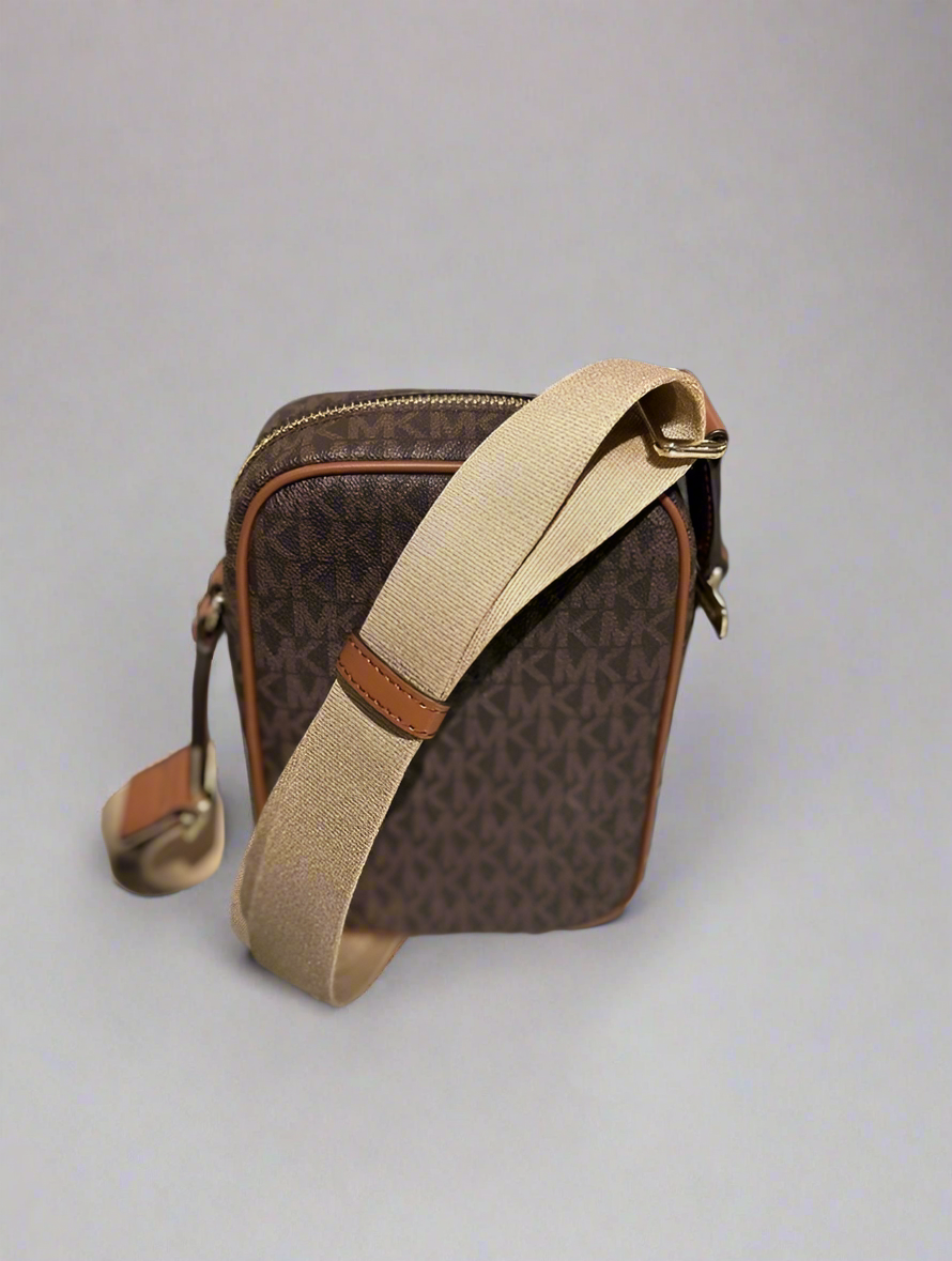 MICHAEL KORS JET SET POCKET CROSSBODY BAG - BROWN